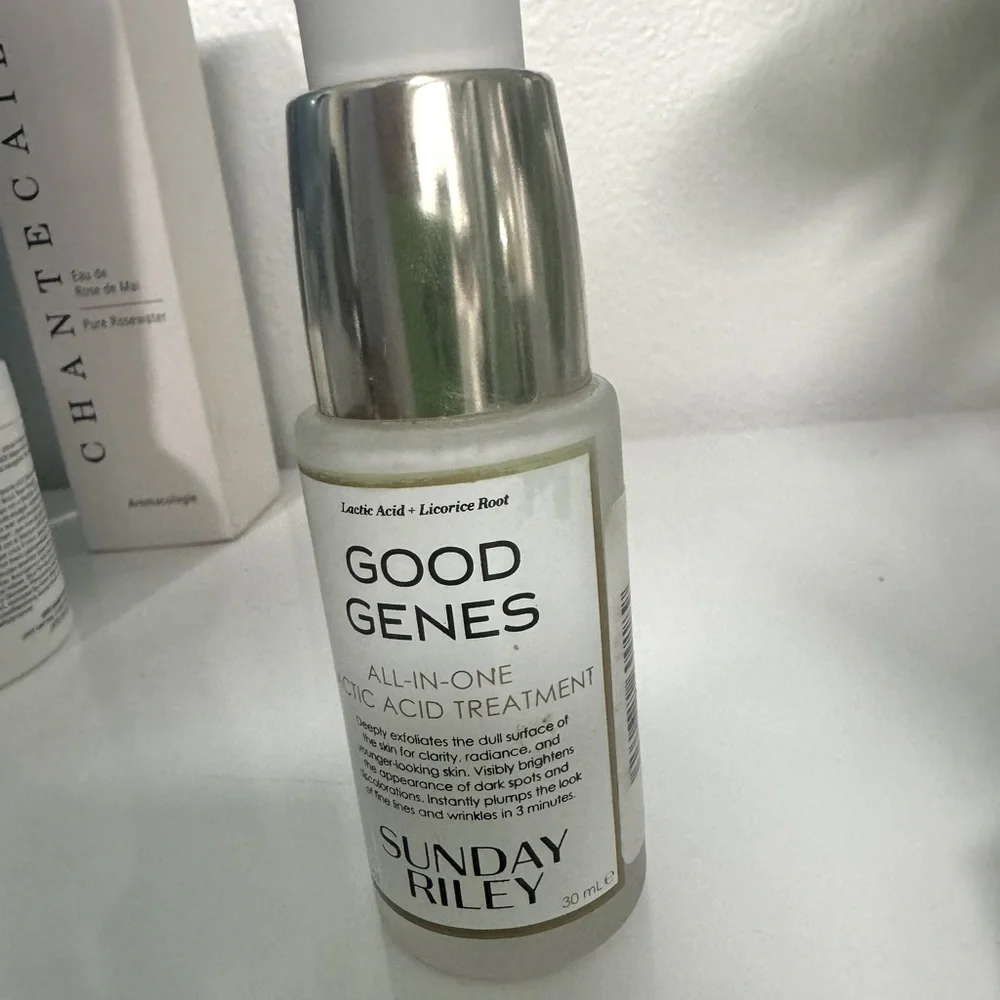 Sunday Riley serum - Picture 1 of 2